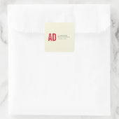 Moderne Minimalistische Initialen Rotes Monogramm  Quadratischer Aufkleber (Tasche)