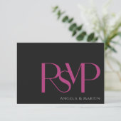 Moderne, Minimalistische Magenta Black RSVP Card Karte (Stehend Vorderseite)