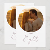 Moderne Minimalistische Mauve Script-Tischnummer Einladung (Vorne/Hinten)