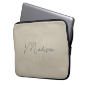 Moderne Minimalistische Monogramm Beige Skriptbeze Laptopschutzhülle (Vorderseite Links)