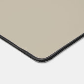 Moderne Minimalistische Monogramm Beige Skriptbeze Schreibtischunterlage (Ecke)