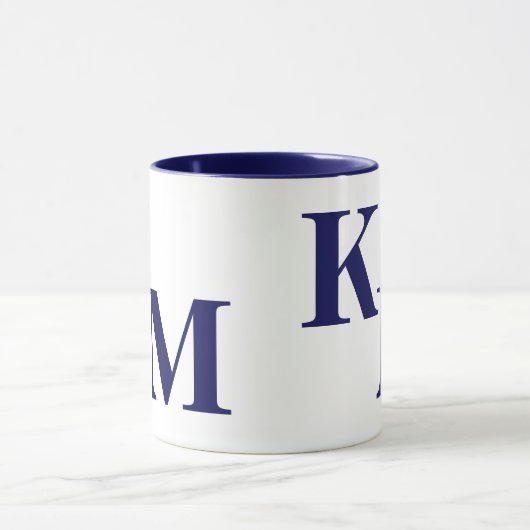 Moderne Minimalistische Navy Blue Letter Monogram Tasse (Zentrum)