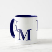 Moderne Minimalistische Navy Blue Letter Monogram Tasse (Vorderseite Links)