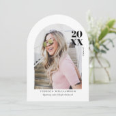 Moderne Minimalistische Pink Arch Foto Graduation  Einladung (Stehend Vorderseite)