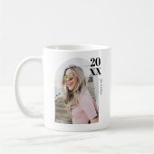 Moderne Minimalistische Pink Arch Foto Graduation Kaffeetasse (Links)