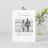 Moderne Minimalistische QR-Code-Foto-Budget-Hochze Save The Date (Stehend Vorderseite)