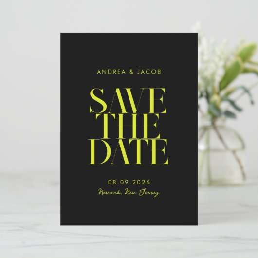 Moderne Minimalistische Schwarz-Gelb-Chic-Hochzeit Save The Date (Stehend Vorderseite)