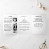 Moderne Minimalistische Schwarz-Weiß-Beerdigung mi Dreifach-gefaltete Programmkarte (Innenseite)