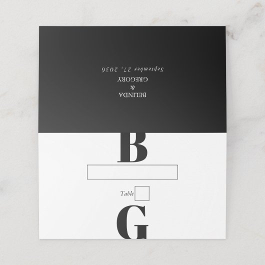 Moderne Minimalistische Schwarz-Weiß-Monogramm-Hoc Platzkarte (Außenseite Aufgefaltet)
