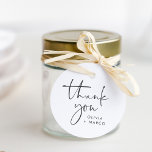 Moderne Minimalistische Schwarz-Weiß-Schrift Viele Geschenkanhänger<br><div class="desc">Moderne minimalistische Dankeschön bevorzugen Tags für Ihre Hochzeit,  Verlobung,  Brautparty oder Babydusche Funktion "danke" in sanften schwarz-modernen handgeschriebenen Schriftzeichen,  mit einer Reihe von benutzerdefinierten Text unten. Dieses einfache minimalistische Design in klassisch schwarz-weiß ist perfekt für jeden Anlass.</div>