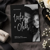 Moderne minimalistische Schwarz-Weiß-Script-Fotogr Save The Date