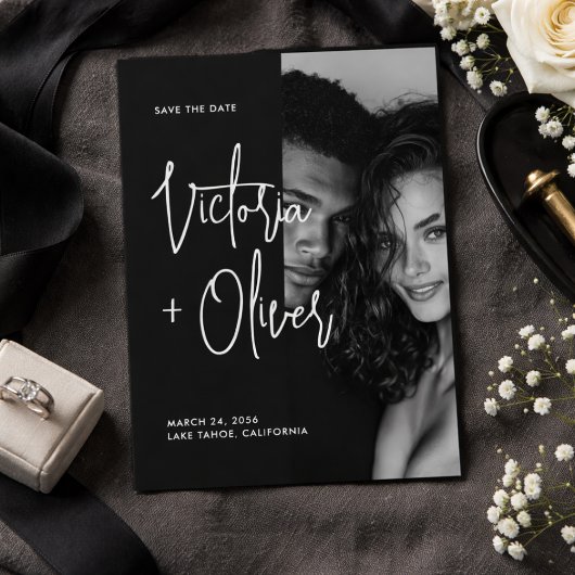 Moderne minimalistische Schwarz-Weiß-Script-Fotogr Save The Date