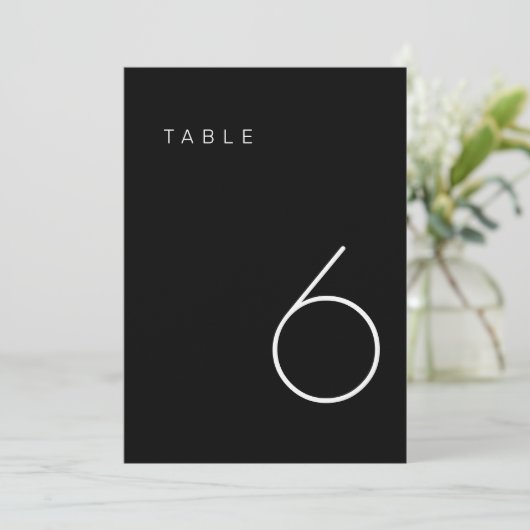 Moderne Minimalistische Schwarz-Weiß-Tischnummer Einladung (Stehend Vorderseite)