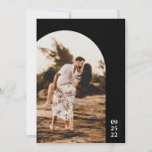 Moderne Minimalistische Schwarz-weiße Foto-Hochzei Einladung (Rückseite)