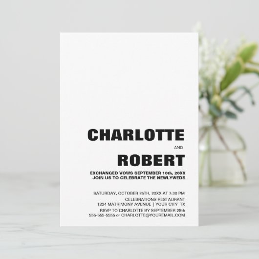 Moderne Minimalistische Schwarz-weiße Hochzeitsemp Einladung (Stehend Vorderseite)