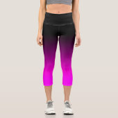 Moderne Minimalistische Schwarze Magenta Gradient Capri Leggings (Vorderseite)