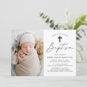 Moderne Minimalistische Schwarze Schrift Foto Tauf Einladung (Stehend Vorderseite)