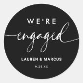 Moderne Minimalistische Schwarzkalligraphie Wir si Runder Aufkleber (Vorderseite)