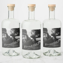 Moderne Minimalistische Script Custom Foto Hochzei Alkoholflaschenetikett