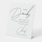 Moderne Minimalistische Script-Funny Wedding Drink Sockelschild (Vorderseite)