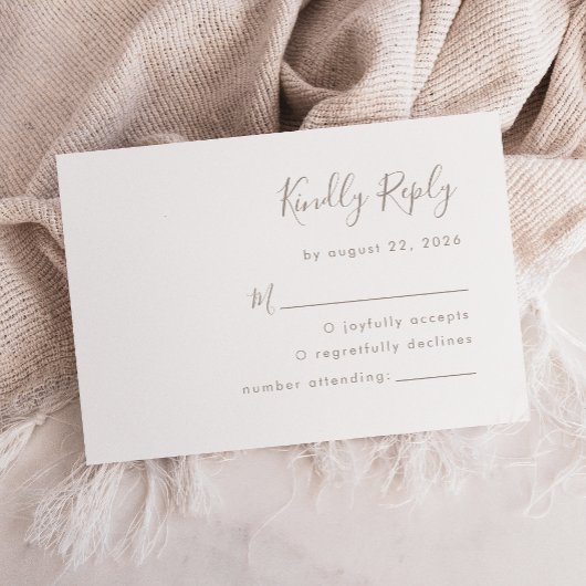 Moderne Minimalistische Script Taupe Hochzeit RSVP Karte