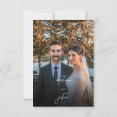 Moderne minimalistische Skript-QR-Code-Hochzeitsfo Save The Date (Rückseite)