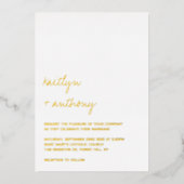 Moderne minimalistische SkriptWedding Real Folieneinladung (Vorderseite)