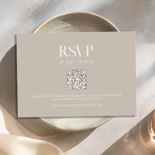 Moderne Minimalistische Taupe Chic Wedding RSVP Karte