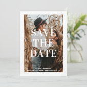 Moderne, minimalistische Typografie-Foto-Hochzeit Save The Date (Stehend Vorderseite)