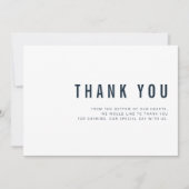 Moderne + Minimalistische Typografie Hochzeit Viel Dankeskarte (Vorderseite)