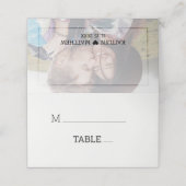 Moderne Minimalistische Typografie verblasste Foto Platzkarte (Außenseite Aufgefaltet)