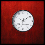 Moderne Minimalistische Uhr, Name White und Black  Uhr<br><div class="desc">WÄHLEN SIE IHRE EIGENE HINTERGRUNDFARBE, um diese personalisierte, gerahmte Wanduhr aus Holz zu dekorieren. Die Standardeinstellung ist schwarz und weiß. Sie können die Text- und Hintergrundfarbe leicht ändern - oder mein modernes Schwarz-Weiß-Design behalten haben. Was für ein wunderbares Geschenk für eine Verlobung, Hochzeit, Brautparty oder neue Zuhause. Alle Rechte vorbehalten...</div>