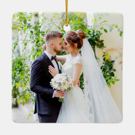 Moderne Minimalistische Verheiratete Merry Foto Ho Keramikornament (Rückseite)