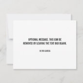 Moderne Minimalistische weiße Graciakarte Einladung (Rückseite)