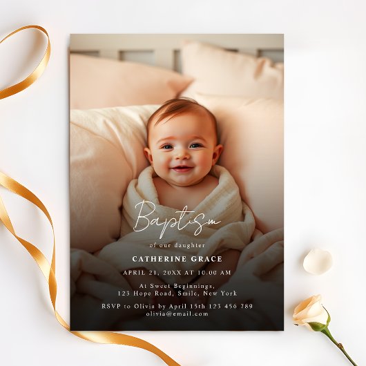 Moderne Minimalistische White Script Baby Foto Tau Einladung