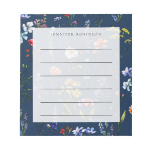 Moderne minimalistische Wildblumenwiese mit Namen Notizblock