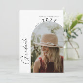 Moderne Minimalistische Zwei-Foto-Graduierungspart Einladung (Stehend Vorderseite)