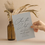 Moderne Minimalkalligrafie Grau Hochzeit Save The Date<br><div class="desc">Mit dieser eleganten Save the Date-Karte mit eleganter Kalligrafie können Sie die guten Neuigkeiten stilvoll verkünden. Auf der Rückseite finden Sie mehr Platz für weitere Details,  die Sie Ihren Gästen zur Verfügung stellen möchten.</div>