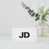 Moderne Minimalschrift Initialen Kamera Fotograf Visitenkarte (Stehend Vorderseite)