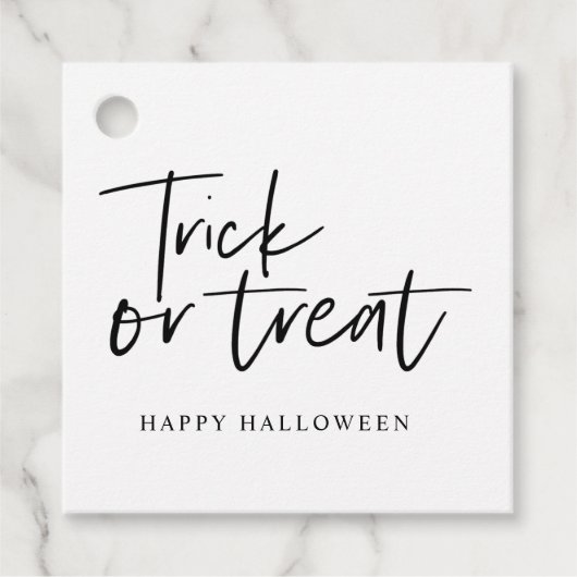 Moderne Minimaltricks und Leckerei | Frohe Hallowe Geschenkanhänger (Vorderseite)