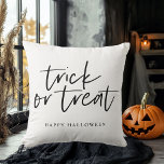 Moderne Minimaltricks und Leckerei | Frohe Hallowe Kissen<br><div class="desc">Moderne Minimaltricks und Leckerei | Frohe Halloween</div>