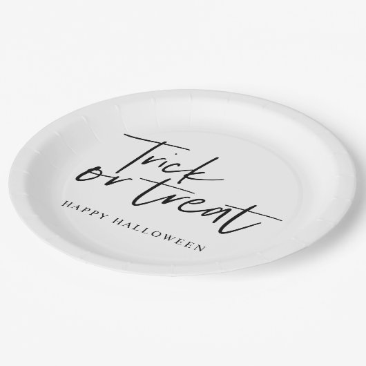 Moderne Minimaltricks und Leckerei | Frohe Hallowe Pappteller (Schrägansicht)