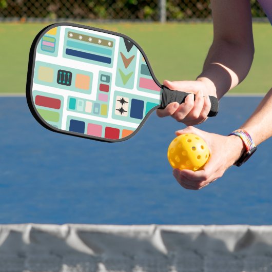 Moderne Mischung aus Mitte des Jahrhunderts Pickleball Schläger (InSitu)