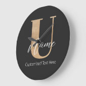 Moderne Mit Monogramm erste U & Name Personalisier Große Wanduhr (Winkel)
