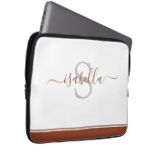Moderne Mit Monogramm Minimalistische RostGirlie Laptopschutzhülle (Vorne Rechts)