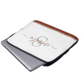 Moderne Mit Monogramm Minimalistische RostGirlie Laptopschutzhülle (Vorne Knopf)