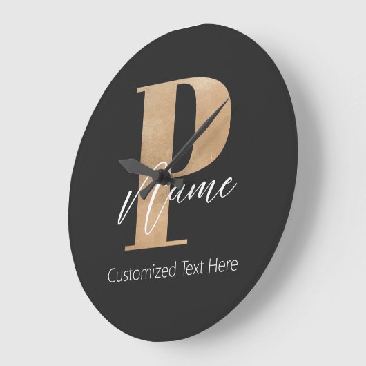 Moderne Mit Monogramm P & Name Personalisiert Große Wanduhr (Winkel)