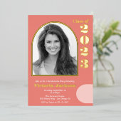 Moderne Mod Arch Foto Graduation Party Folieneinladung (Stehend vorne)