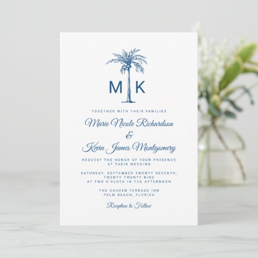 Moderne Mongram Palm Tree Formal Beach Wedding Einladung (Stehend Vorderseite)