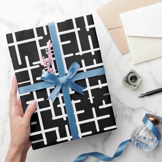 Moderne monochrome schwarze abstrakte Gitterstrukt Geschenkpapier (Schenken)